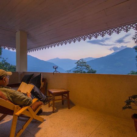 La Ipsing Farm By Stayvista - 3 Bhk Villa With Balcony, Mountain View, Indoor Games, And Pet Friendly Samdong 외부 사진