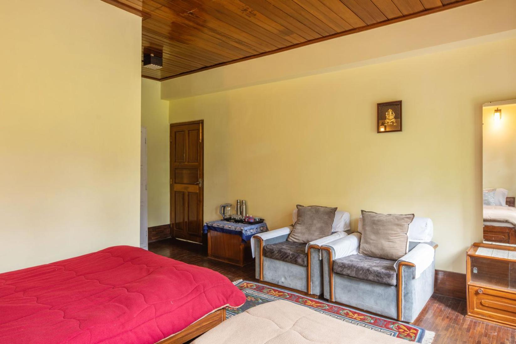 La Ipsing Farm By Stayvista - 3 Bhk Villa With Balcony, Mountain View, Indoor Games, And Pet Friendly Samdong 외부 사진